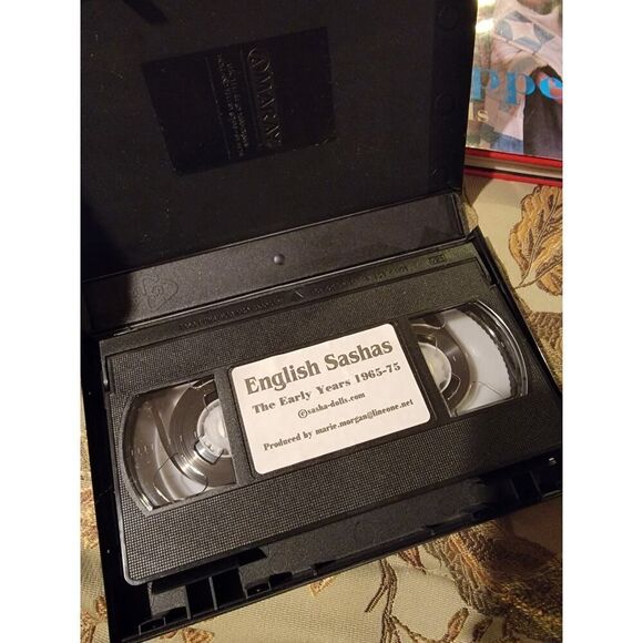 Sasha-Puppen Sasha Dolls 1999 1st ed/RARE  Morgenthaler + VHS Sasha Festival '00 - Picture 10 of 14